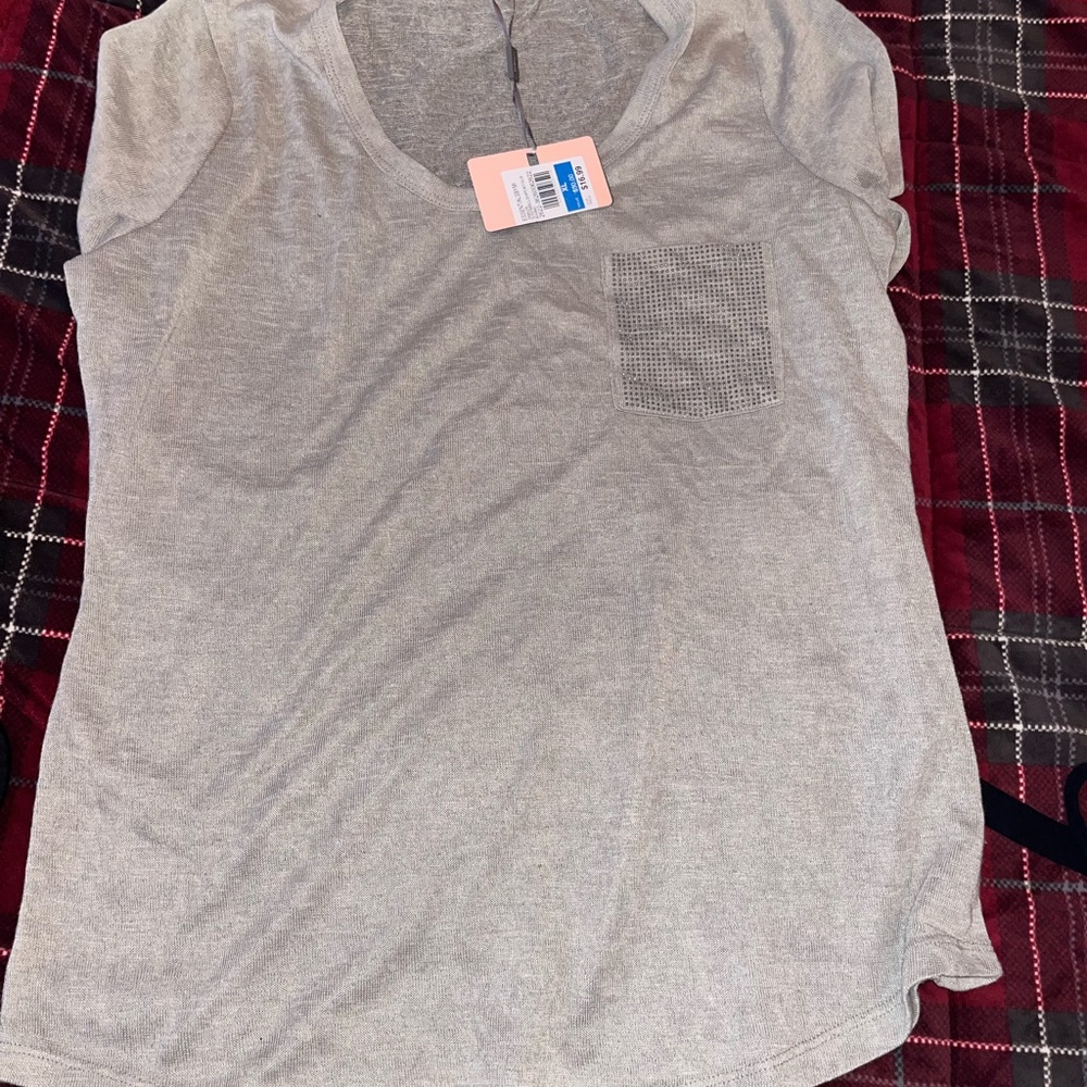 Women’s t shirt size xl